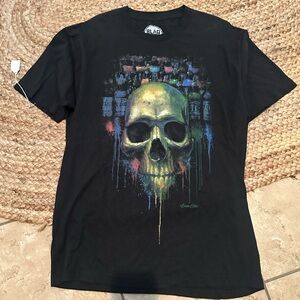 NWT SKULL GRAPHIC TEE